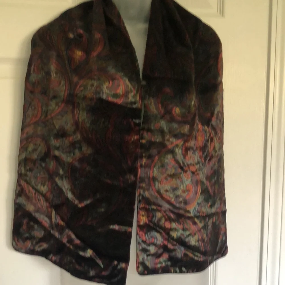 Fashionable Polo by Ralph Lauren Double layered Paisley pattern scarf. Italy